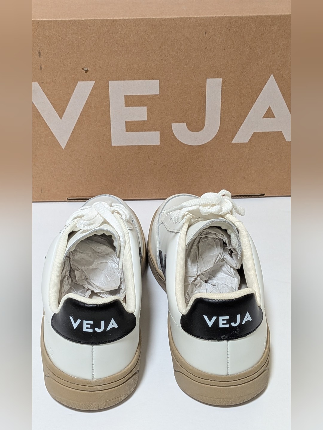 Veja, Men's V-12 White Leather Sneakers, Size Eur 40/Size 7 — image 4 of 8